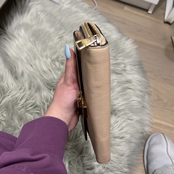 Authentic Chloe Preloved Wallet - Picture 8 of 9